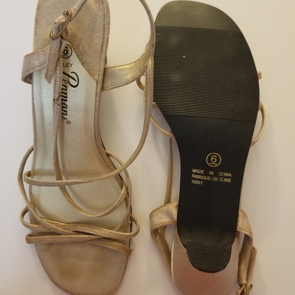 Riley Penmans  beige sandals.  Size: 6 . Good cond - Picture 4 of 5